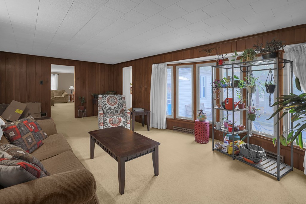 33 Grand Boulevard, Shelby, Ohio 44875, 3 Bedrooms Bedrooms, ,2 BathroomsBathrooms,Residential,For Sale,Grand Boulevard,9069924