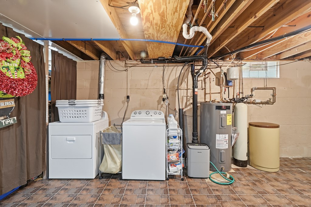 2364 Satinwood Drive, Mansfield, Ohio 44903, 3 Bedrooms Bedrooms, ,2 BathroomsBathrooms,Residential,For Sale,Satinwood Drive,9069927