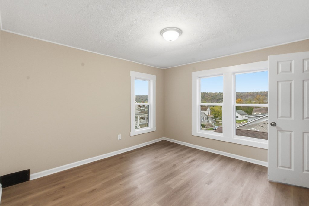 466 W 45th Street, Shadyside, Ohio 43947, 4 Bedrooms Bedrooms, ,2 BathroomsBathrooms,Residential,For Sale,45th Street,9069928