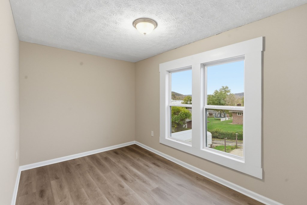 466 W 45th Street, Shadyside, Ohio 43947, 4 Bedrooms Bedrooms, ,2 BathroomsBathrooms,Residential,For Sale,45th Street,9069928