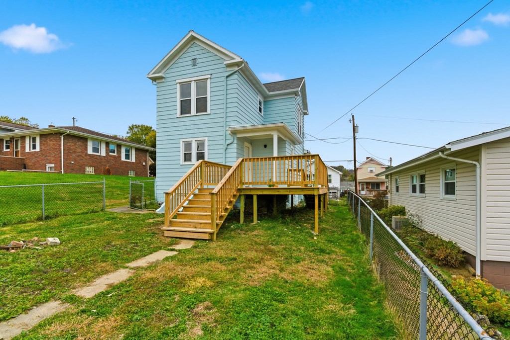 466 W 45th Street, Shadyside, Ohio 43947, 4 Bedrooms Bedrooms, ,2 BathroomsBathrooms,Residential,For Sale,45th Street,9069928