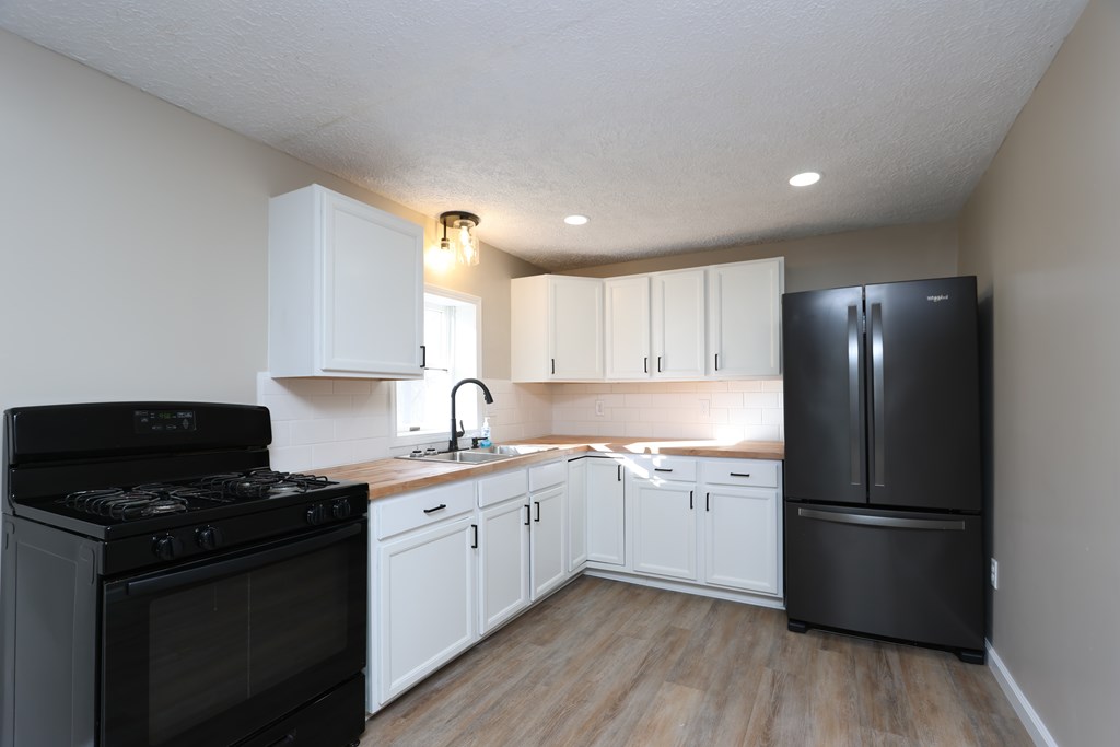 204 W Arnold Street, Crestline, Ohio 44827, 3 Bedrooms Bedrooms, ,1 BathroomBathrooms,Residential,For Sale,Arnold Street,9069948