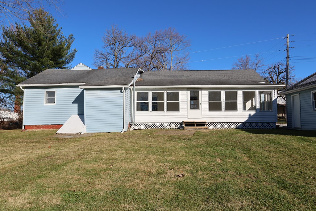 204 W Arnold Street, Crestline, Ohio 44827, 3 Bedrooms Bedrooms, ,1 BathroomBathrooms,Residential,For Sale,Arnold Street,9069948