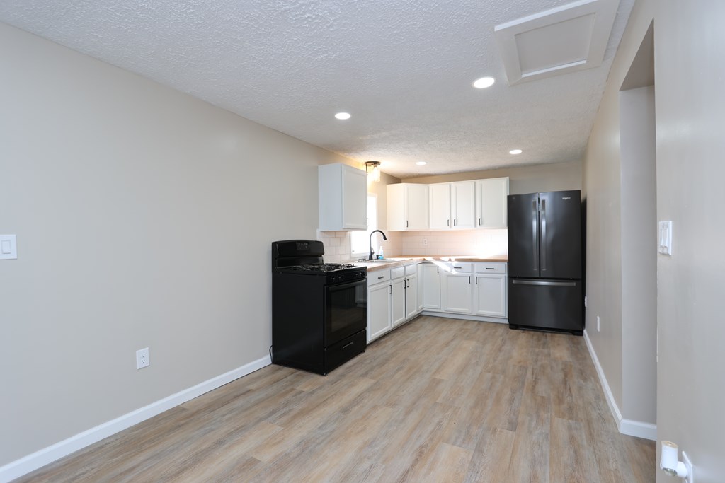 204 W Arnold Street, Crestline, Ohio 44827, 3 Bedrooms Bedrooms, ,1 BathroomBathrooms,Residential,For Sale,Arnold Street,9069948