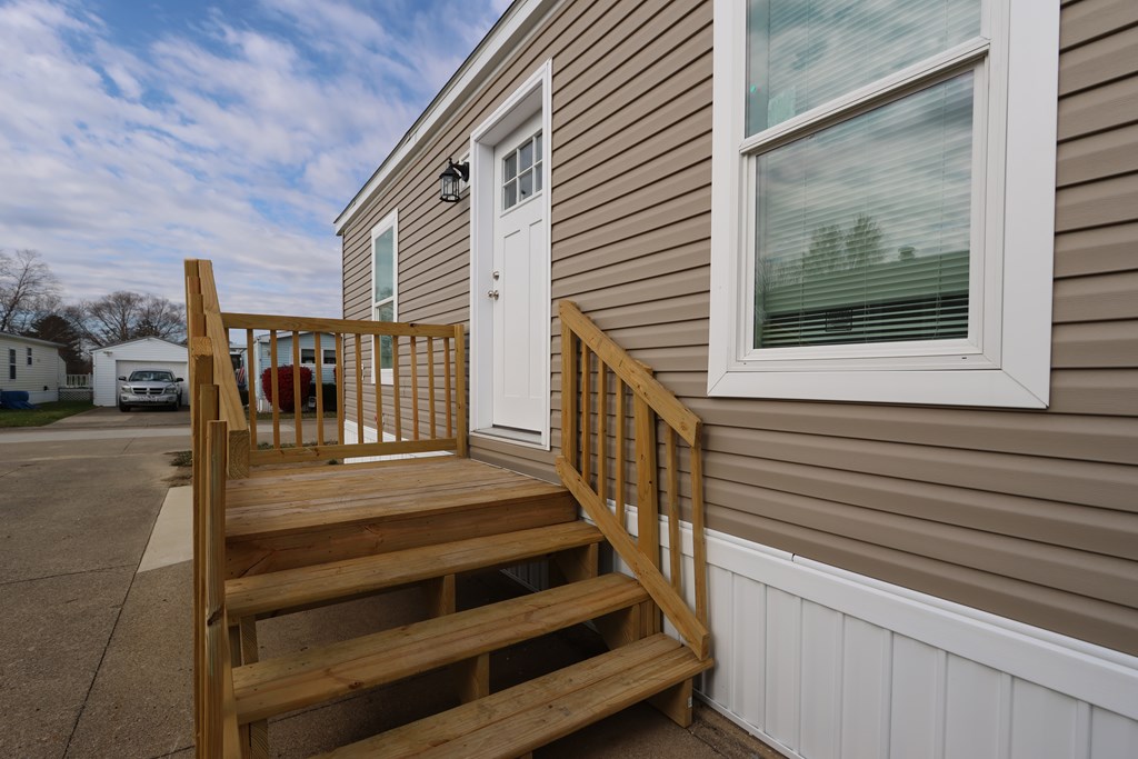 6 Reagan Lane, Shelby, Ohio 44875, 2 Bedrooms Bedrooms, ,2 BathroomsBathrooms,Residential,For Sale,Reagan Lane,9069957