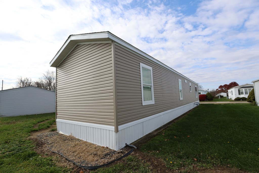 6 Reagan Lane, Shelby, Ohio 44875, 2 Bedrooms Bedrooms, ,2 BathroomsBathrooms,Residential,For Sale,Reagan Lane,9069957