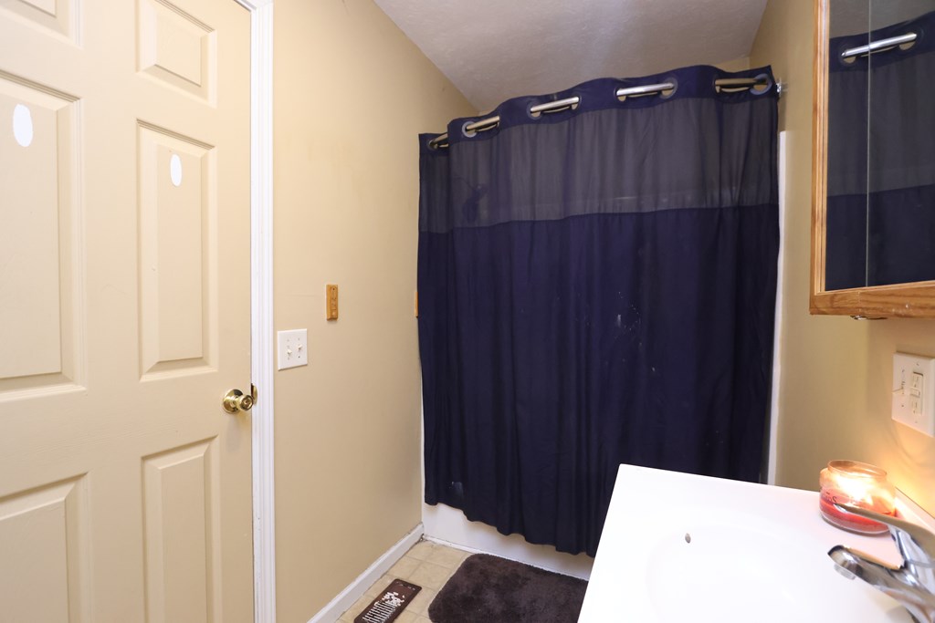 133 E Main Street, Shelby, Ohio 44875, 4 Bedrooms Bedrooms, ,2 BathroomsBathrooms,Residential,For Sale,Main Street,9069959