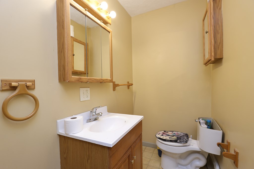 133 E Main Street, Shelby, Ohio 44875, 4 Bedrooms Bedrooms, ,2 BathroomsBathrooms,Residential,For Sale,Main Street,9069959