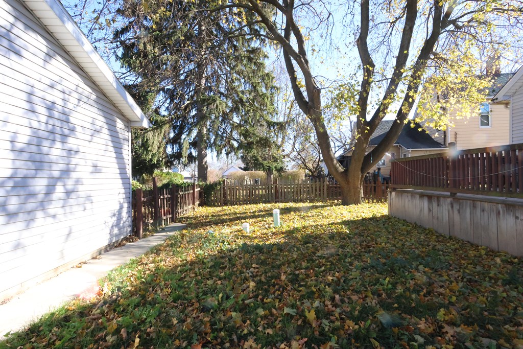 133 E Main Street, Shelby, Ohio 44875, 4 Bedrooms Bedrooms, ,2 BathroomsBathrooms,Residential,For Sale,Main Street,9069959