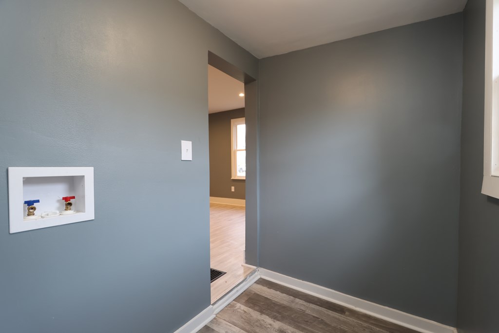 272 W 5th Street, Mansfield, Ohio 44903, 3 Bedrooms Bedrooms, ,1 BathroomBathrooms,Residential,For Sale,5th Street,9069968