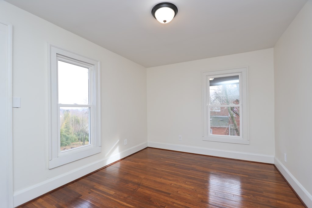 272 W 5th Street, Mansfield, Ohio 44903, 3 Bedrooms Bedrooms, ,1 BathroomBathrooms,Residential,For Sale,5th Street,9069968