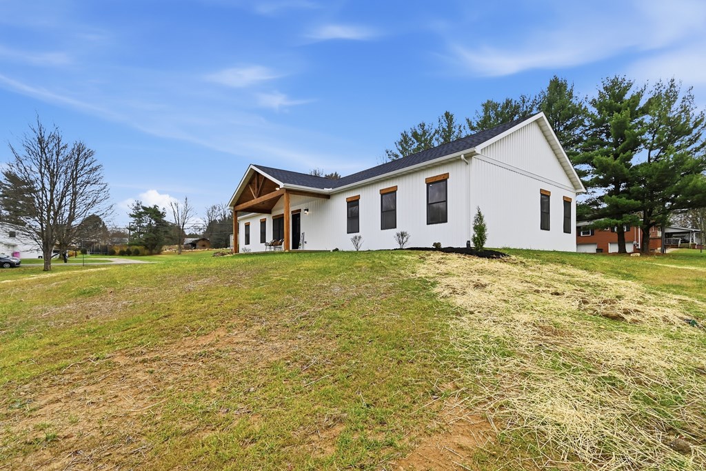 350 Twitchell Road, Mansfield, Ohio 44903, 3 Bedrooms Bedrooms, ,2 BathroomsBathrooms,Residential,For Sale,Twitchell Road,9070005 350 Twitchell Road, Mansfield, Ohio 44903, 3 Bedrooms Bedrooms, ,2 BathroomsBathrooms,Residential,For Sale,Twitchell Road,9070005