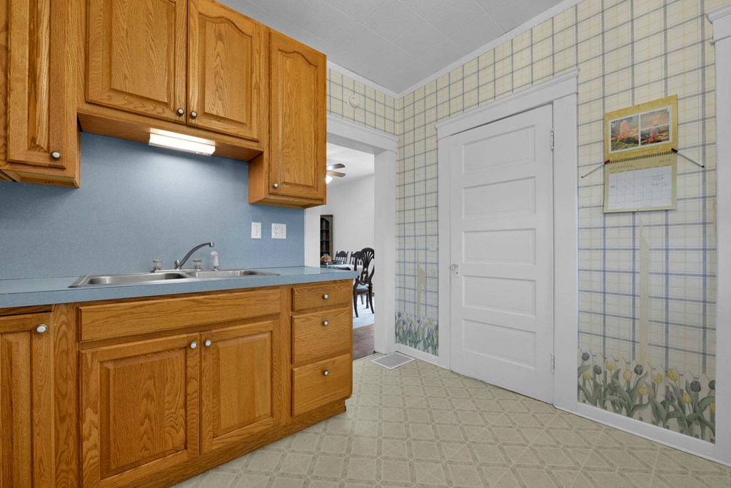 114 E Lamartine Street, Mount Vernon, Ohio 43050, 3 Bedrooms Bedrooms, ,2 BathroomsBathrooms,Residential,For Sale,Lamartine Street,9070006 114 E Lamartine Street, Mount Vernon, Ohio 43050, 3 Bedrooms Bedrooms, ,2 BathroomsBathrooms,Residential,For Sale,Lamartine Street,9070006