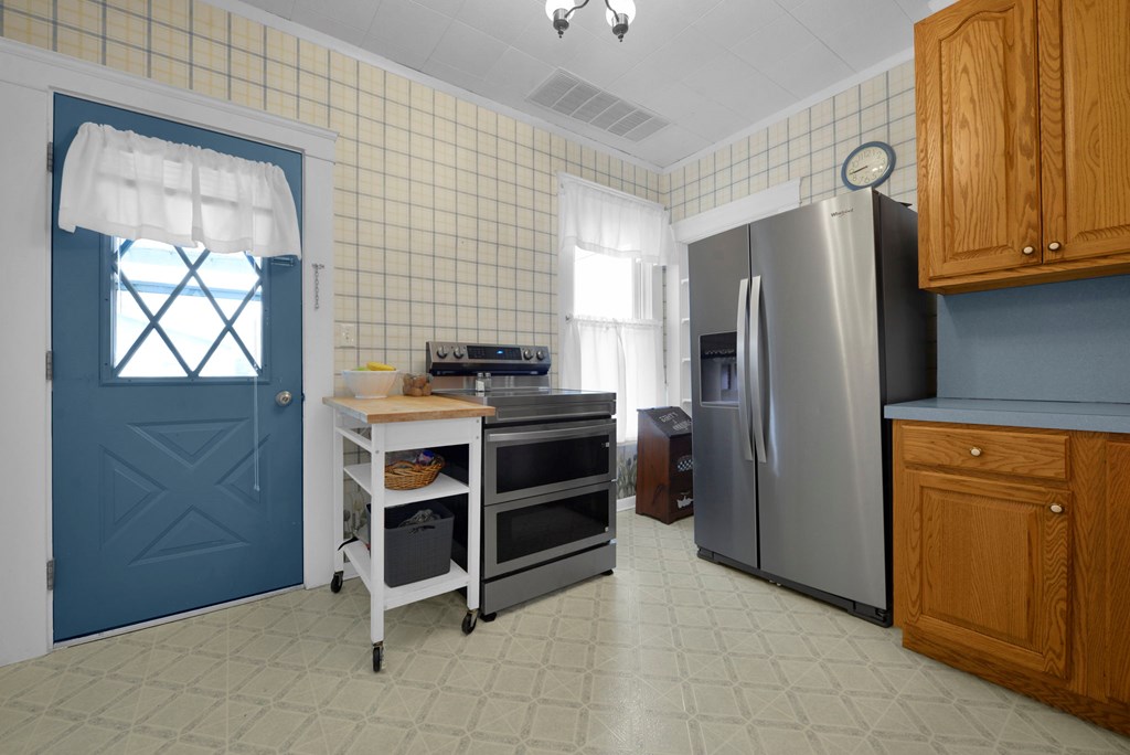 114 E Lamartine Street, Mount Vernon, Ohio 43050, 3 Bedrooms Bedrooms, ,2 BathroomsBathrooms,Residential,For Sale,Lamartine Street,9070006 114 E Lamartine Street, Mount Vernon, Ohio 43050, 3 Bedrooms Bedrooms, ,2 BathroomsBathrooms,Residential,For Sale,Lamartine Street,9070006