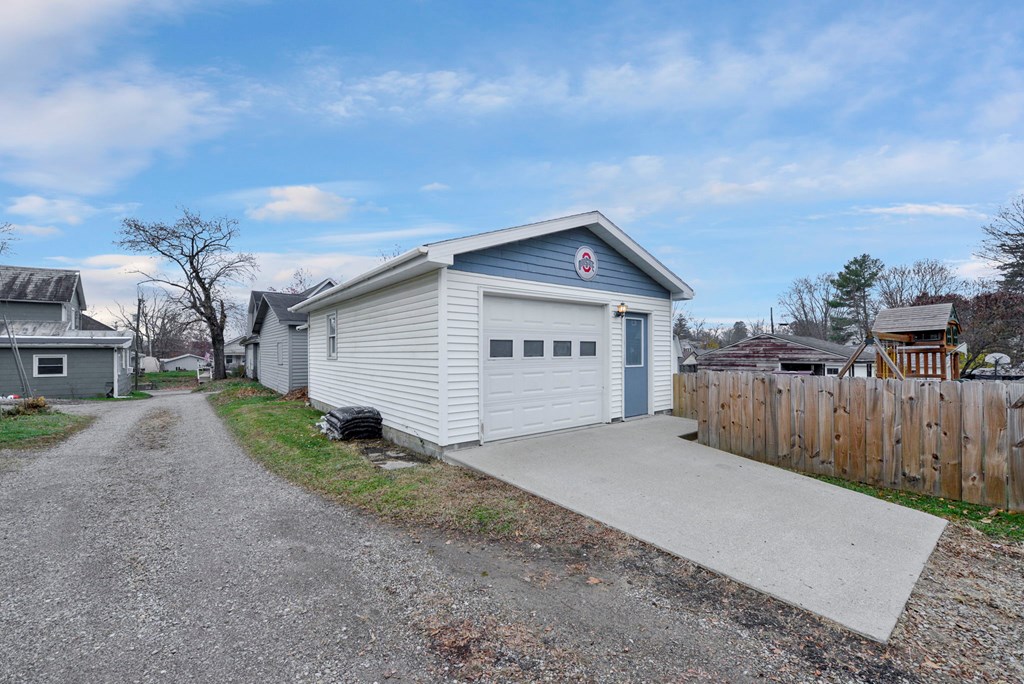 114 E Lamartine Street, Mount Vernon, Ohio 43050, 3 Bedrooms Bedrooms, ,2 BathroomsBathrooms,Residential,For Sale,Lamartine Street,9070006 114 E Lamartine Street, Mount Vernon, Ohio 43050, 3 Bedrooms Bedrooms, ,2 BathroomsBathrooms,Residential,For Sale,Lamartine Street,9070006