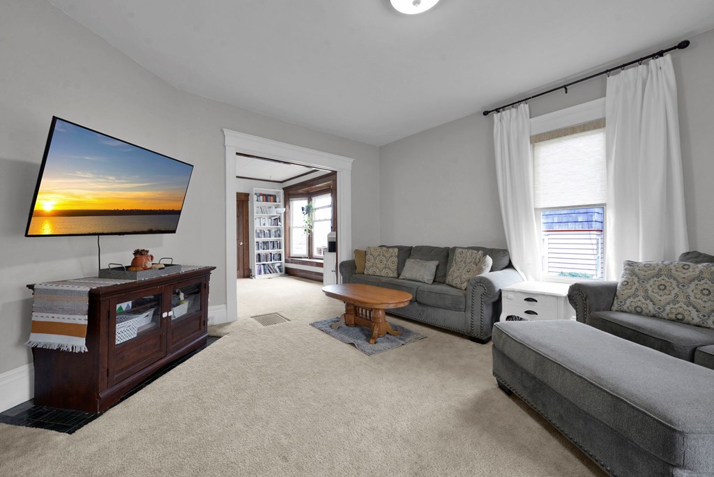 114 E Lamartine Street, Mount Vernon, Ohio 43050, 3 Bedrooms Bedrooms, ,2 BathroomsBathrooms,Residential,For Sale,Lamartine Street,9070006 114 E Lamartine Street, Mount Vernon, Ohio 43050, 3 Bedrooms Bedrooms, ,2 BathroomsBathrooms,Residential,For Sale,Lamartine Street,9070006