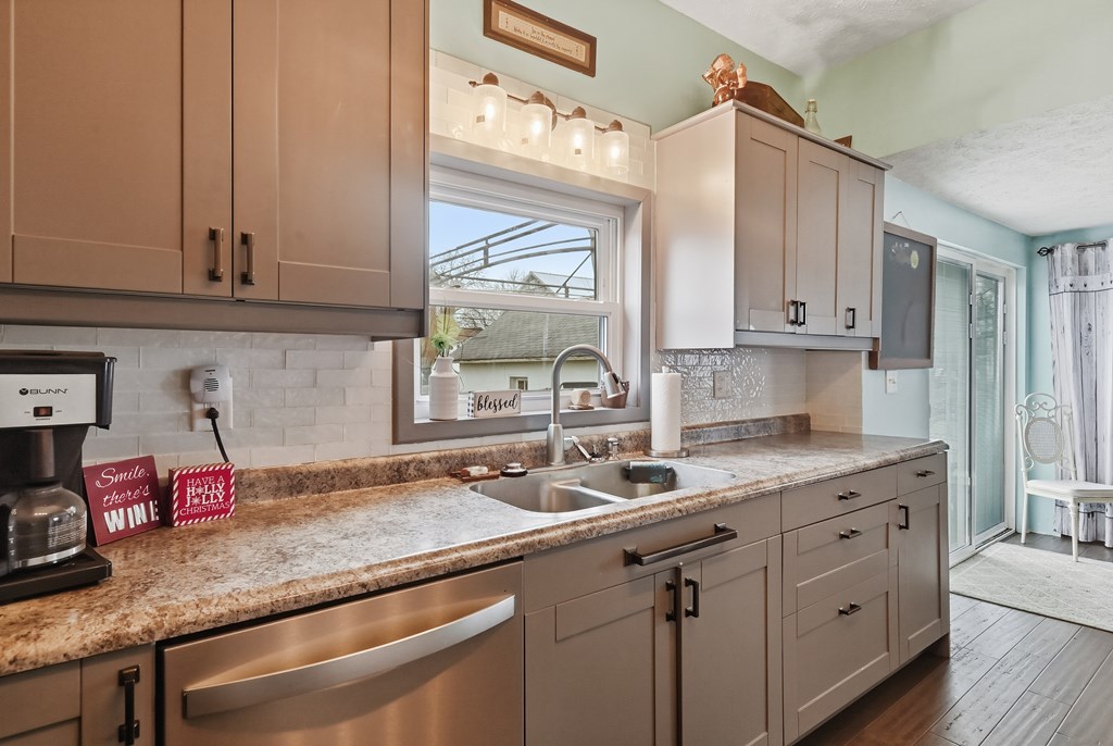 316 Maplewood Street, Willard, Ohio 44890, 3 Bedrooms Bedrooms, ,1 BathroomBathrooms,Residential,For Sale,Maplewood Street,9070071 316 Maplewood Street, Willard, Ohio 44890, 3 Bedrooms Bedrooms, ,1 BathroomBathrooms,Residential,For Sale,Maplewood Street,9070071