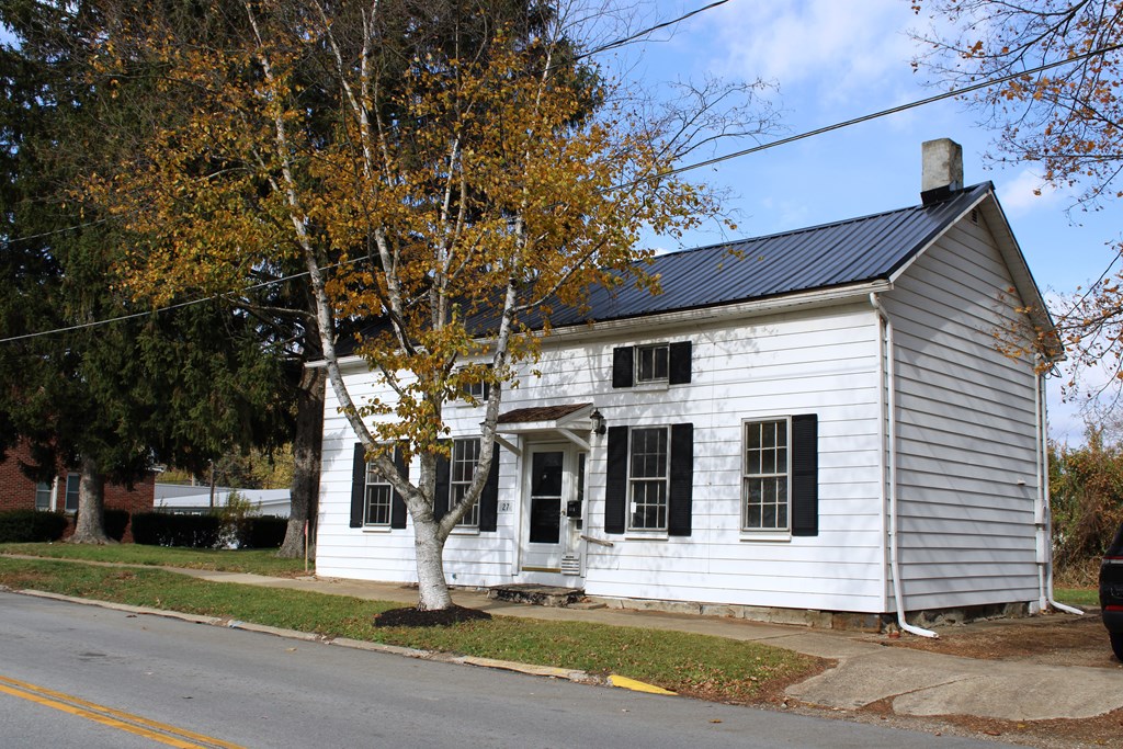 27 E Main St, Lucas, Ohio 44843, 3 Bedrooms Bedrooms, ,1 BathroomBathrooms,Residential,For Sale,Main St,9069961