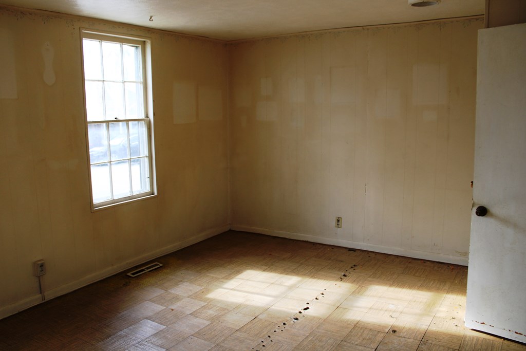 27 E Main St, Lucas, Ohio 44843, 3 Bedrooms Bedrooms, ,1 BathroomBathrooms,Residential,For Sale,Main St,9069961