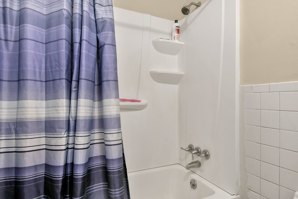 1303 - 1305 Wolford Road, Mansfield, Ohio 44903, 4 Bedrooms Bedrooms, ,Residential Income,For Sale,- 1305 Wolford Road,9070081