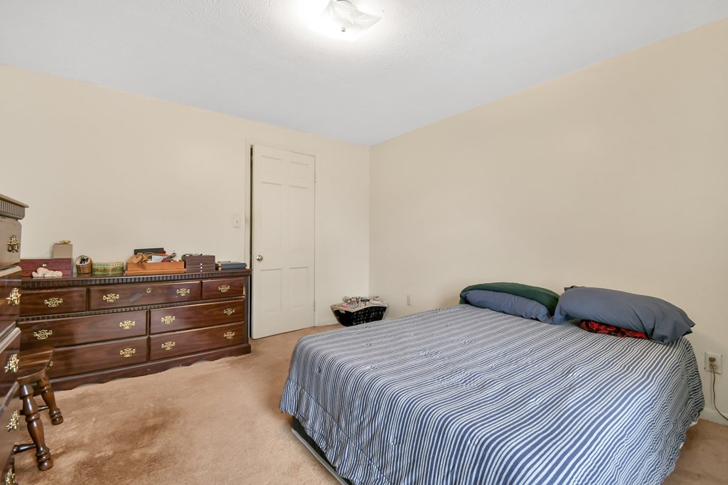 1303 - 1305 Wolford Road, Mansfield, Ohio 44903, 4 Bedrooms Bedrooms, ,Residential Income,For Sale,- 1305 Wolford Road,9070081