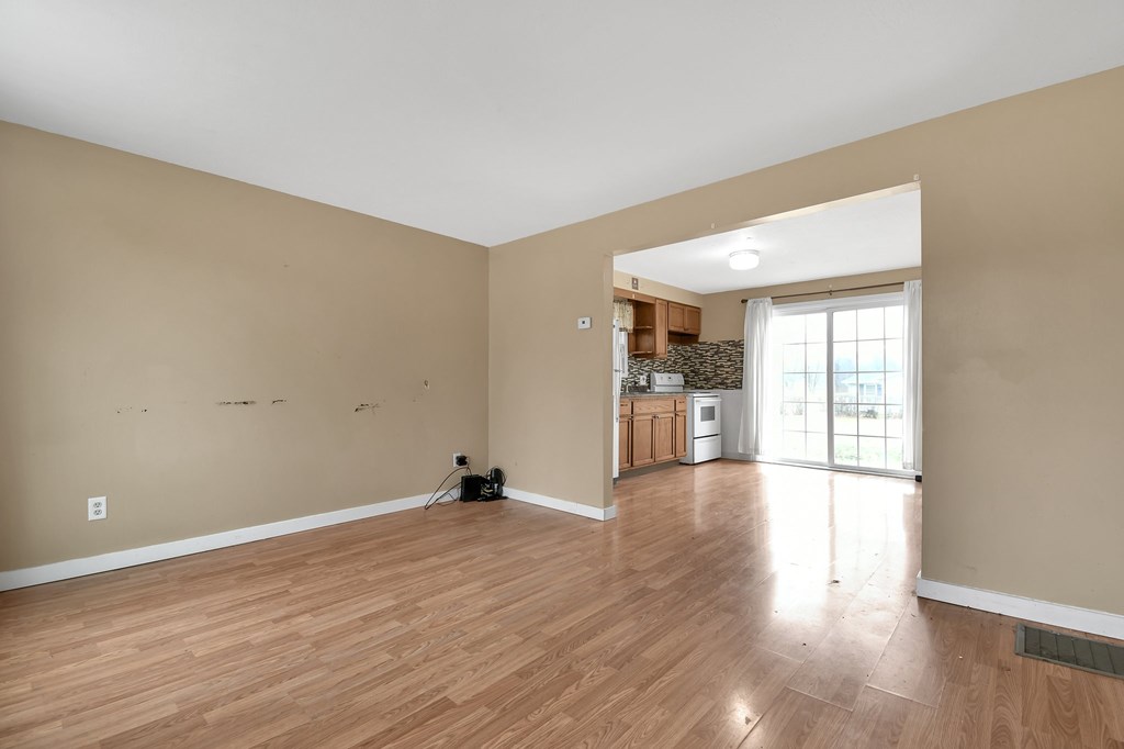 1303 - 1305 Wolford Road, Mansfield, Ohio 44903, 4 Bedrooms Bedrooms, ,Residential Income,For Sale,- 1305 Wolford Road,9070081