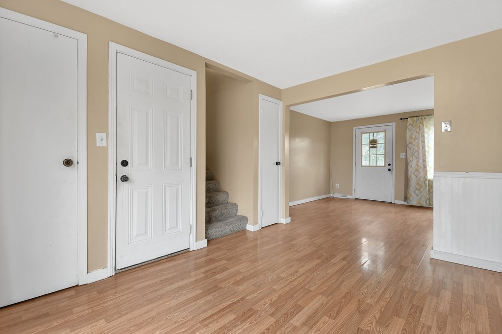 1303 - 1305 Wolford Road, Mansfield, Ohio 44903, 4 Bedrooms Bedrooms, ,Residential Income,For Sale,- 1305 Wolford Road,9070081