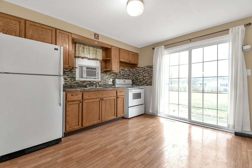 1303 - 1305 Wolford Road, Mansfield, Ohio 44903, 4 Bedrooms Bedrooms, ,Residential Income,For Sale,- 1305 Wolford Road,9070081