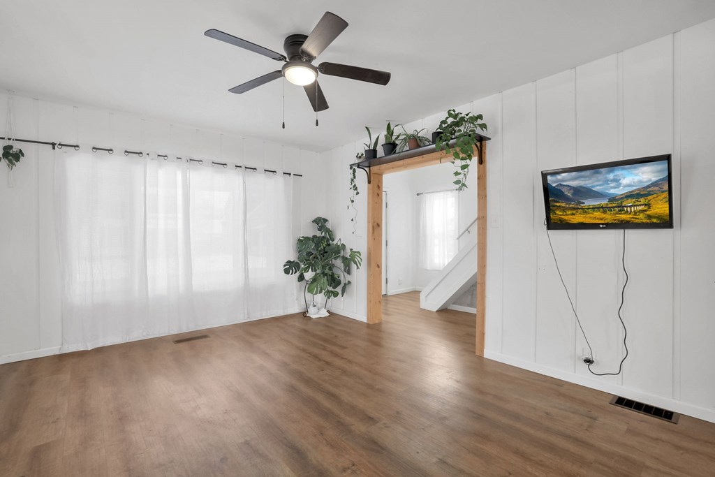 424 N Pearl Street, Crestline, Ohio 44827, 3 Bedrooms Bedrooms, ,1 BathroomBathrooms,Residential,For Sale,Pearl Street,9070104 424 N Pearl Street, Crestline, Ohio 44827, 3 Bedrooms Bedrooms, ,1 BathroomBathrooms,Residential,For Sale,Pearl Street,9070104