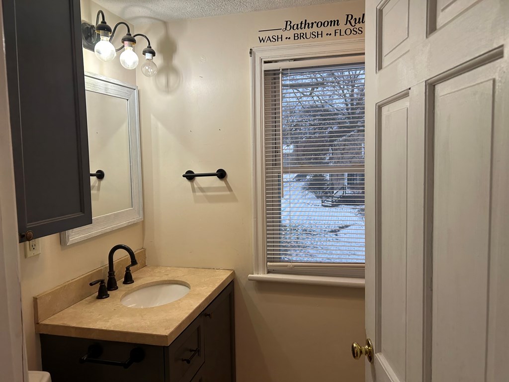 14 Maxwell, Shelby, Ohio 44875, 2 Bedrooms Bedrooms, ,1 BathroomBathrooms,Residential,For Sale,Maxwell,9070111 14 Maxwell, Shelby, Ohio 44875, 2 Bedrooms Bedrooms, ,1 BathroomBathrooms,Residential,For Sale,Maxwell,9070111