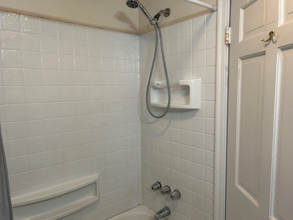 14 Maxwell, Shelby, Ohio 44875, 2 Bedrooms Bedrooms, ,1 BathroomBathrooms,Residential,For Sale,Maxwell,9070111 14 Maxwell, Shelby, Ohio 44875, 2 Bedrooms Bedrooms, ,1 BathroomBathrooms,Residential,For Sale,Maxwell,9070111