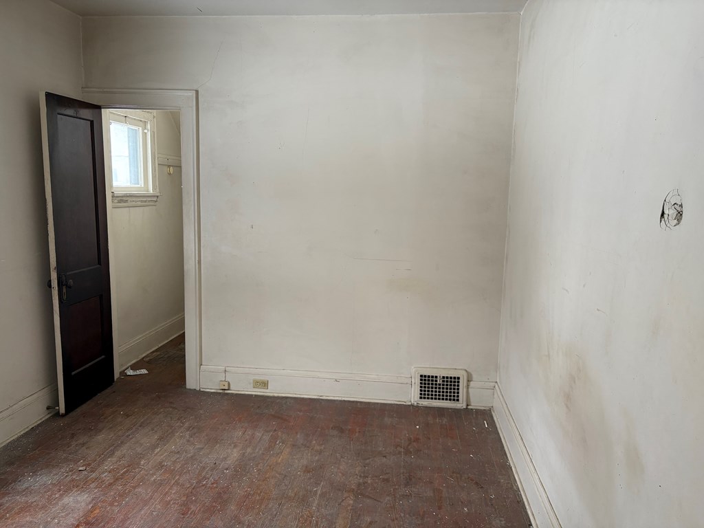 4070 East 141 Street, Cleveland, Ohio 44128, 4 Bedrooms Bedrooms, ,Residential Income,For Sale,East 141 Street,9070123