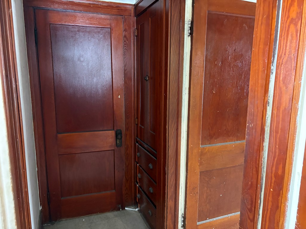 4070 East 141 Street, Cleveland, Ohio 44128, 4 Bedrooms Bedrooms, ,Residential Income,For Sale,East 141 Street,9070123