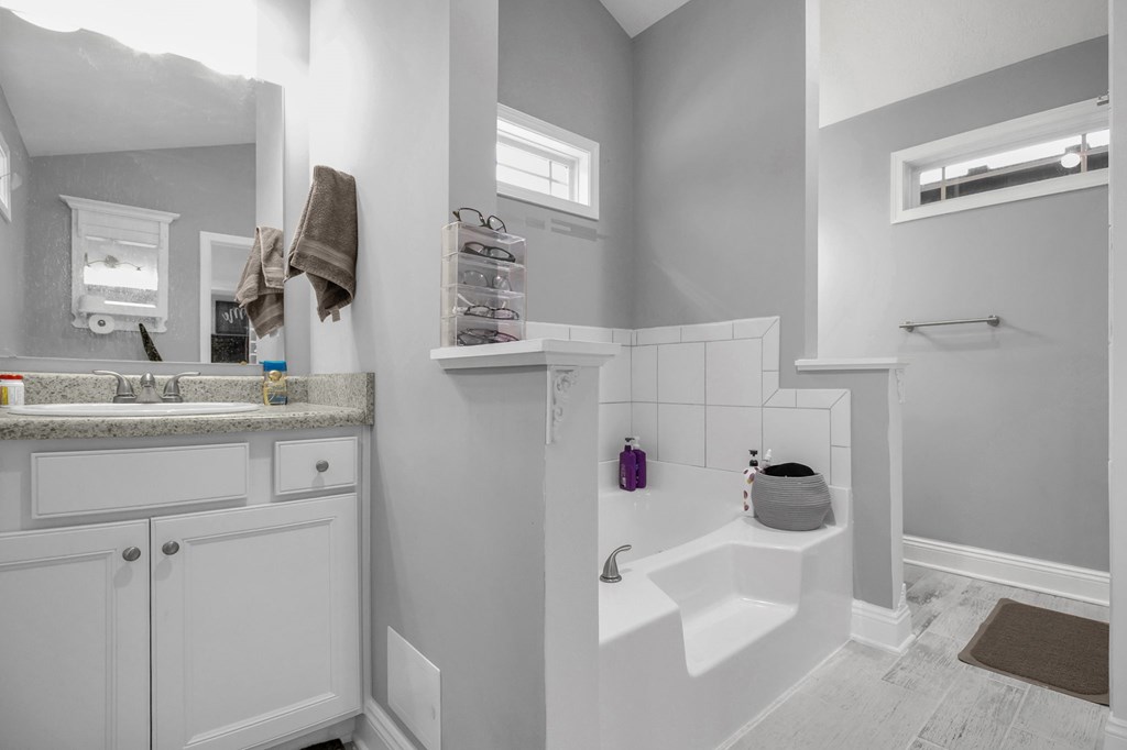 755 Locust Lane, Mansfield, Ohio 44907, 4 Bedrooms Bedrooms, ,3 BathroomsBathrooms,Residential,For Sale,Locust Lane,9070142