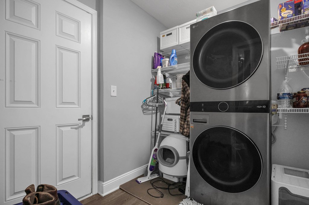 755 Locust Lane, Mansfield, Ohio 44907, 4 Bedrooms Bedrooms, ,3 BathroomsBathrooms,Residential,For Sale,Locust Lane,9070142