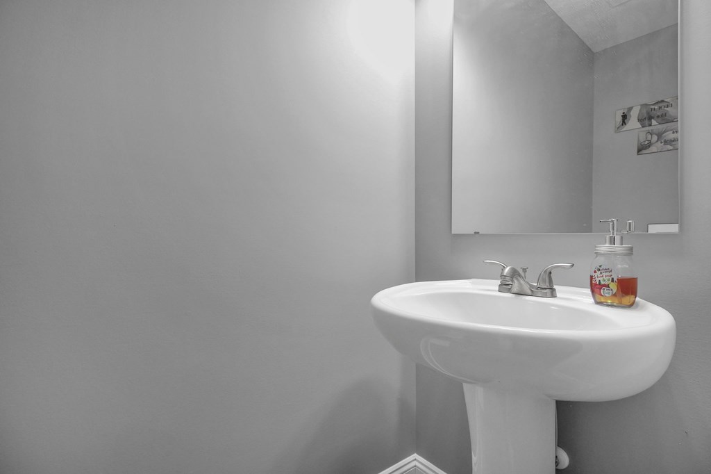 755 Locust Lane, Mansfield, Ohio 44907, 4 Bedrooms Bedrooms, ,3 BathroomsBathrooms,Residential,For Sale,Locust Lane,9070142