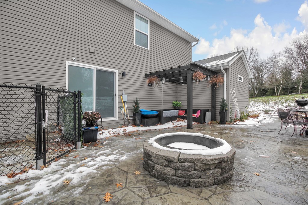 755 Locust Lane, Mansfield, Ohio 44907, 4 Bedrooms Bedrooms, ,3 BathroomsBathrooms,Residential,For Sale,Locust Lane,9070142