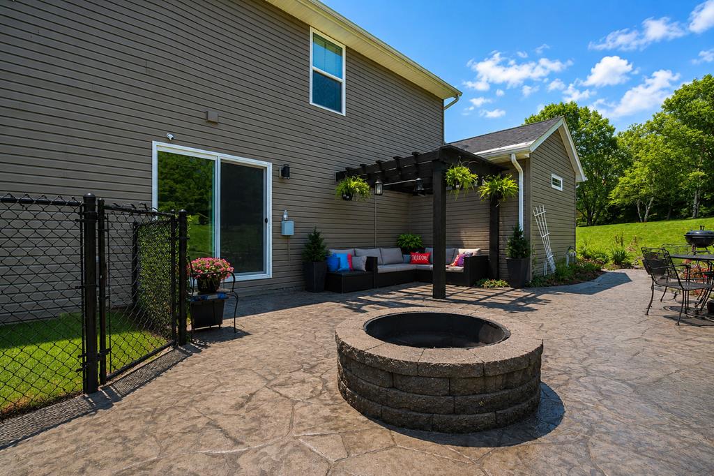 755 Locust Lane, Mansfield, Ohio 44907, 4 Bedrooms Bedrooms, ,3 BathroomsBathrooms,Residential,For Sale,Locust Lane,9070142