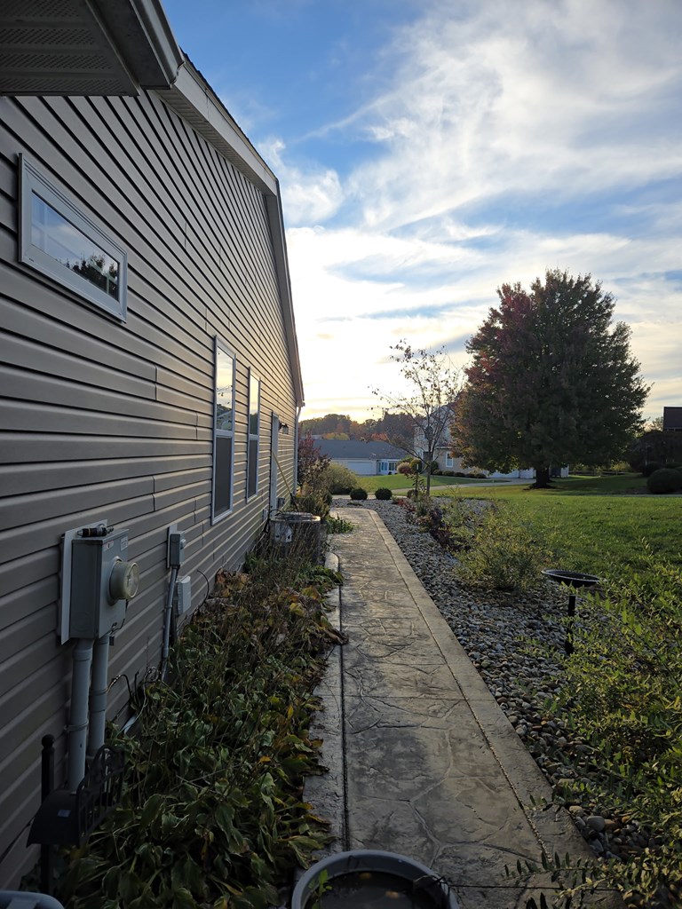 755 Locust Lane, Mansfield, Ohio 44907, 4 Bedrooms Bedrooms, ,3 BathroomsBathrooms,Residential,For Sale,Locust Lane,9070142