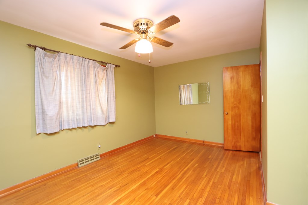 1740 Emerson Drive, Mansfield, Ohio 44904, 3 Bedrooms Bedrooms, ,2 BathroomsBathrooms,Residential,For Sale,Emerson Drive,9070143 1740 Emerson Drive, Mansfield, Ohio 44904, 3 Bedrooms Bedrooms, ,2 BathroomsBathrooms,Residential,For Sale,Emerson Drive,9070143
