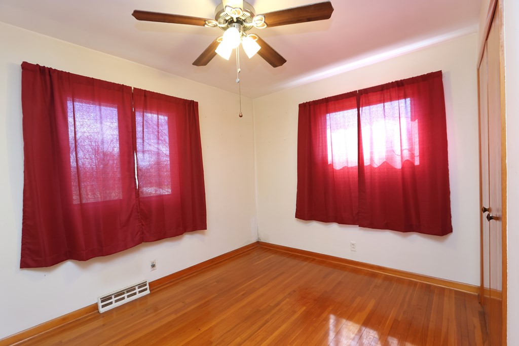 1740 Emerson Drive, Mansfield, Ohio 44904, 3 Bedrooms Bedrooms, ,2 BathroomsBathrooms,Residential,For Sale,Emerson Drive,9070143 1740 Emerson Drive, Mansfield, Ohio 44904, 3 Bedrooms Bedrooms, ,2 BathroomsBathrooms,Residential,For Sale,Emerson Drive,9070143