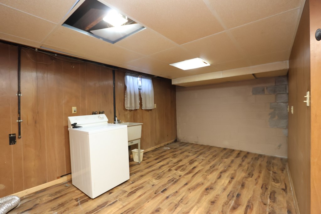 1740 Emerson Drive, Mansfield, Ohio 44904, 3 Bedrooms Bedrooms, ,2 BathroomsBathrooms,Residential,For Sale,Emerson Drive,9070143 1740 Emerson Drive, Mansfield, Ohio 44904, 3 Bedrooms Bedrooms, ,2 BathroomsBathrooms,Residential,For Sale,Emerson Drive,9070143