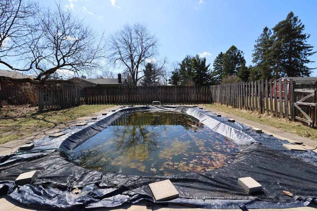 1740 Emerson Drive, Mansfield, Ohio 44904, 3 Bedrooms Bedrooms, ,2 BathroomsBathrooms,Residential,For Sale,Emerson Drive,9070143 1740 Emerson Drive, Mansfield, Ohio 44904, 3 Bedrooms Bedrooms, ,2 BathroomsBathrooms,Residential,For Sale,Emerson Drive,9070143