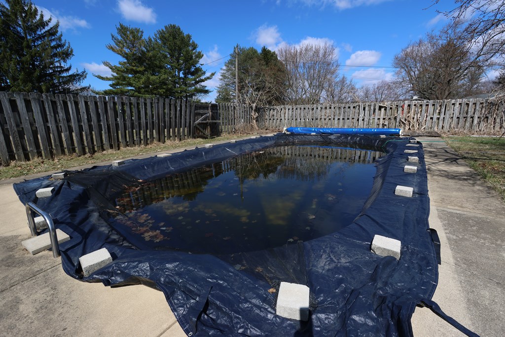 1740 Emerson Drive, Mansfield, Ohio 44904, 3 Bedrooms Bedrooms, ,2 BathroomsBathrooms,Residential,For Sale,Emerson Drive,9070143 1740 Emerson Drive, Mansfield, Ohio 44904, 3 Bedrooms Bedrooms, ,2 BathroomsBathrooms,Residential,For Sale,Emerson Drive,9070143