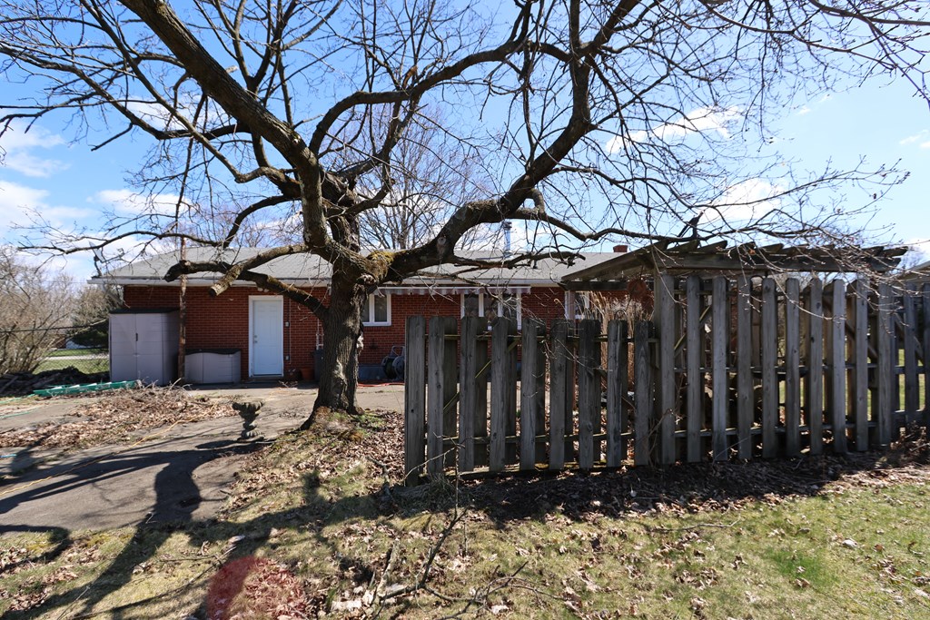 1740 Emerson Drive, Mansfield, Ohio 44904, 3 Bedrooms Bedrooms, ,2 BathroomsBathrooms,Residential,For Sale,Emerson Drive,9070143 1740 Emerson Drive, Mansfield, Ohio 44904, 3 Bedrooms Bedrooms, ,2 BathroomsBathrooms,Residential,For Sale,Emerson Drive,9070143