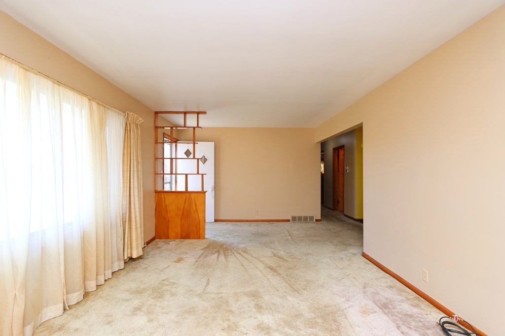 1740 Emerson Drive, Mansfield, Ohio 44904, 3 Bedrooms Bedrooms, ,2 BathroomsBathrooms,Residential,For Sale,Emerson Drive,9070143 1740 Emerson Drive, Mansfield, Ohio 44904, 3 Bedrooms Bedrooms, ,2 BathroomsBathrooms,Residential,For Sale,Emerson Drive,9070143