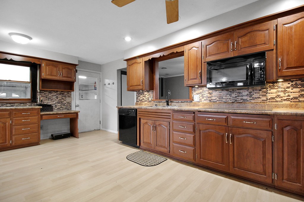 3695 Mcnaul Road, Mansfield, Ohio 44903, 3 Bedrooms Bedrooms, ,2 BathroomsBathrooms,Residential,For Sale,Mcnaul Road,9070151