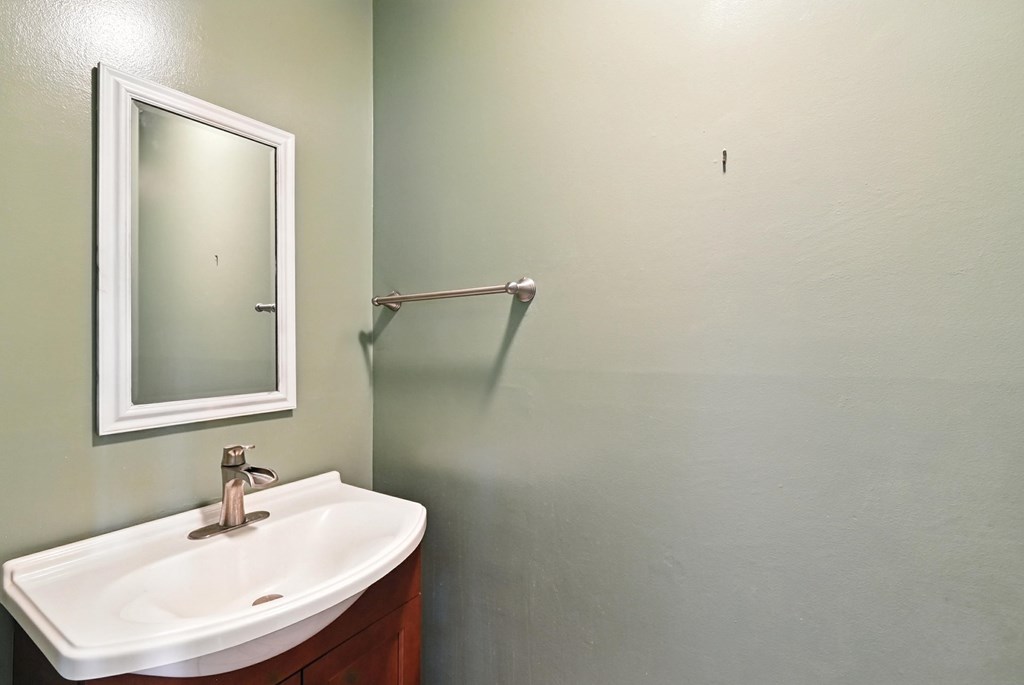 1085 Lewis Road, Mansfield, Ohio 44903, 4 Bedrooms Bedrooms, ,2 BathroomsBathrooms,Residential,For Sale,Lewis Road,9067658