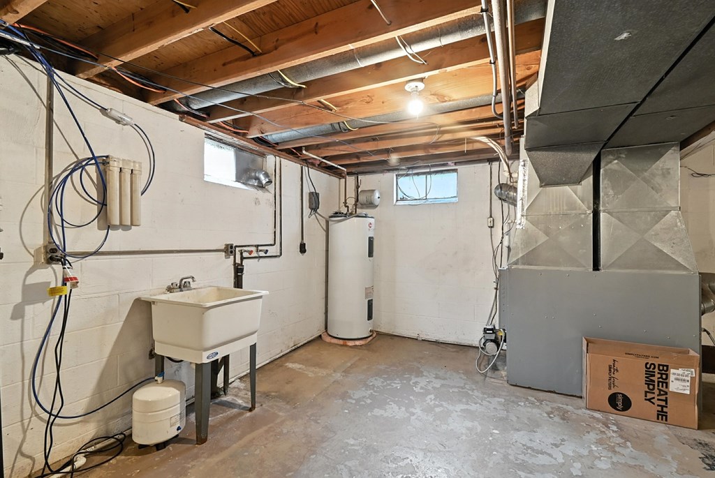 1085 Lewis Road, Mansfield, Ohio 44903, 4 Bedrooms Bedrooms, ,2 BathroomsBathrooms,Residential,For Sale,Lewis Road,9067658