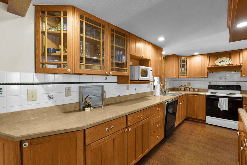 15 Lexington-Ontario Road, Ontario, Ohio 44906, 3 Bedrooms Bedrooms, ,2 BathroomsBathrooms,Residential,For Sale,Lexington-Ontario Road,9070164